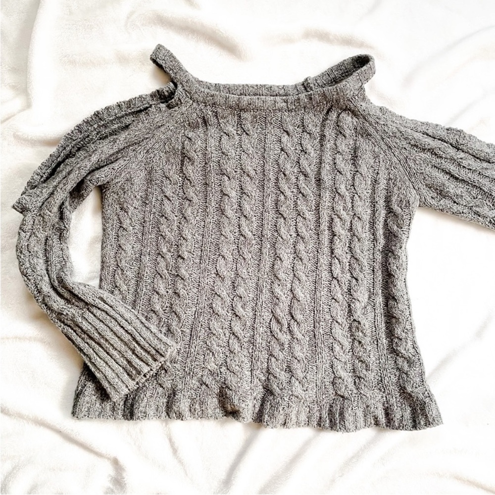Olivaceous Cold Shoulder Light Gray Sweater
